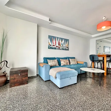 Torres De Yomely - Y14a * Playa de las Américas